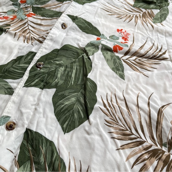Old Navy Tropical Print T-Shirt Cream & Green Button Up Top Size XXL - Picture 3 of 5